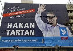 Tartan'ın Seçim Afişine Saldırı