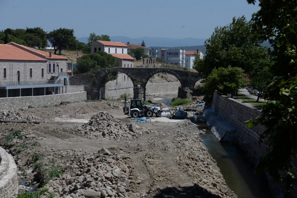 Bergama Selinos Antik Kanal’da çalışmalar hızla devam ediyor