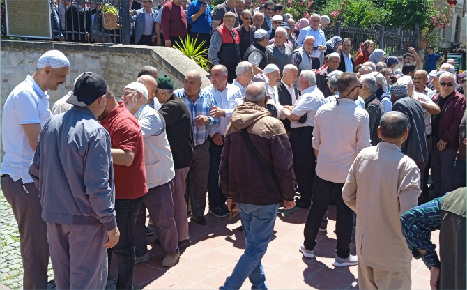 Aliağa'dan Hacı Kafilesi Dualarla Uğurlandı