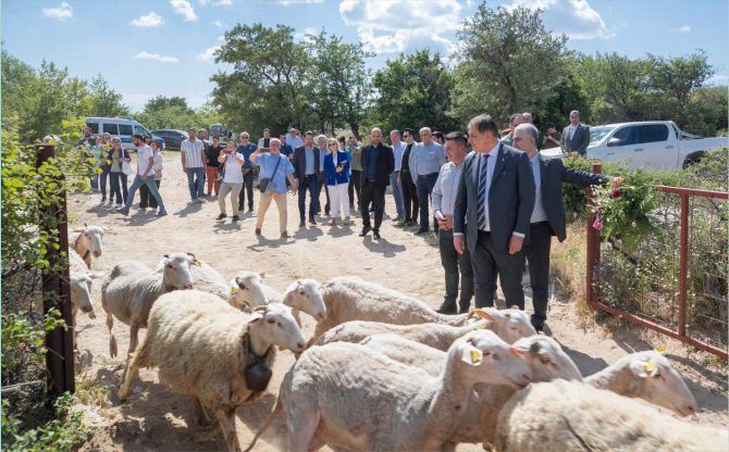 Başkan Tugay’dan Bergama’da altın madenine karşı birlik mesajı