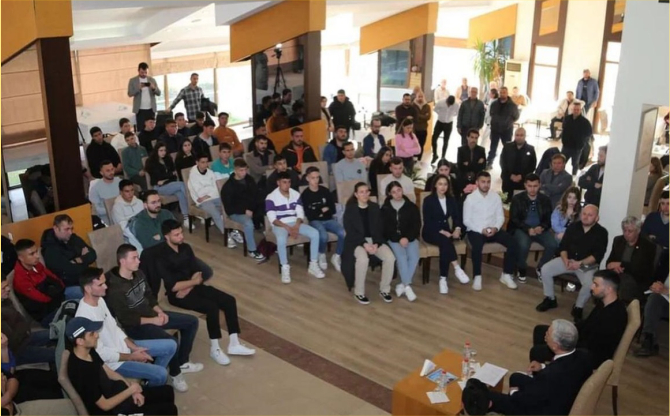 Çelik: “Yks’ye Girecek Tüm Öğrencilerimize Başarılar Diliyorum”