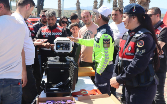 Aliağa'da motosiklet sürücülerine güvenli sürüş eğitimi verildi