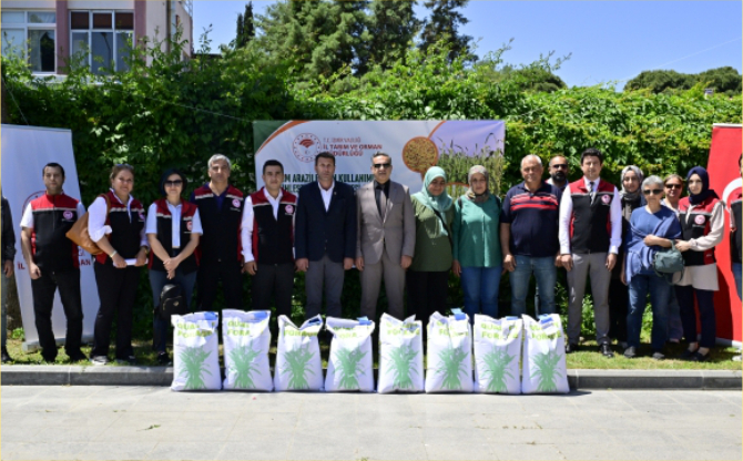 İzmirli Üreticilere Sorgum Sudan Otu Tohumu Desteği