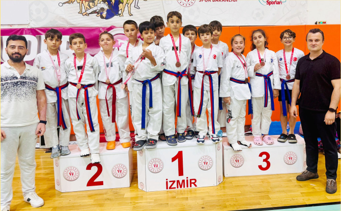 İzmir Taekwondo Müsabakalarında A liağa’ dan 20 Madalya Sevinci