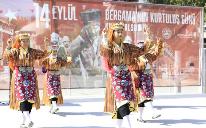 Bergama’nın Kurtuluşu Törenlerle Kutlandı