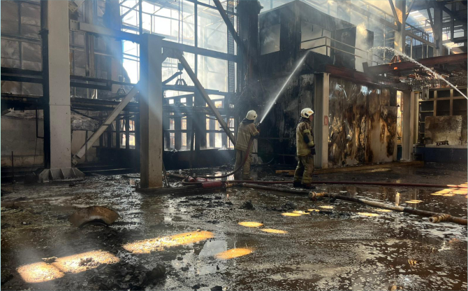 İzmir İtfaiyesi, ALOSBİ’deki fabrika yangınına müdahale etti