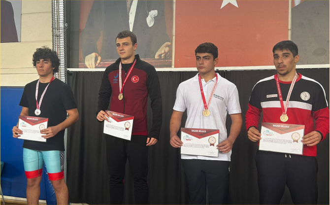 Aliağa’nın Genç Güreşçileri Okullarını İzmir Üçüncüsü Yaptı