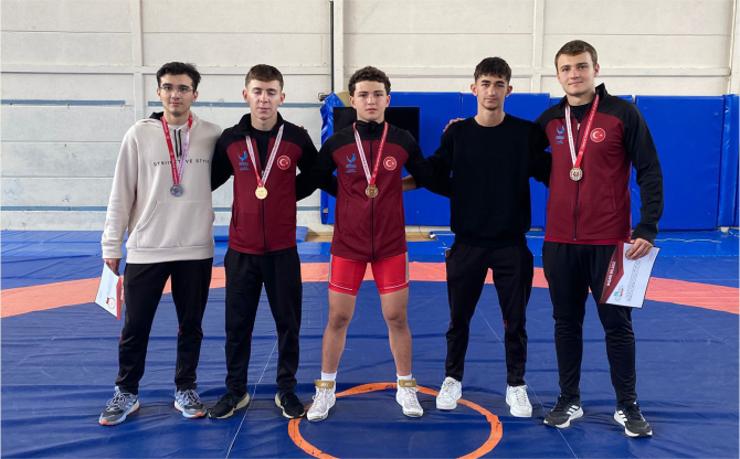 Aliağa’nın Genç Güreşçileri Okullarını İzmir Üçüncüsü Yaptı