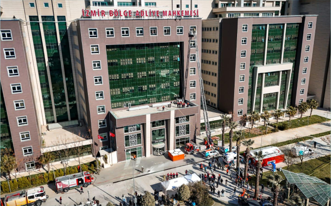 İzmir Adliyesi’nde nefes kesen bomba tatbikatı