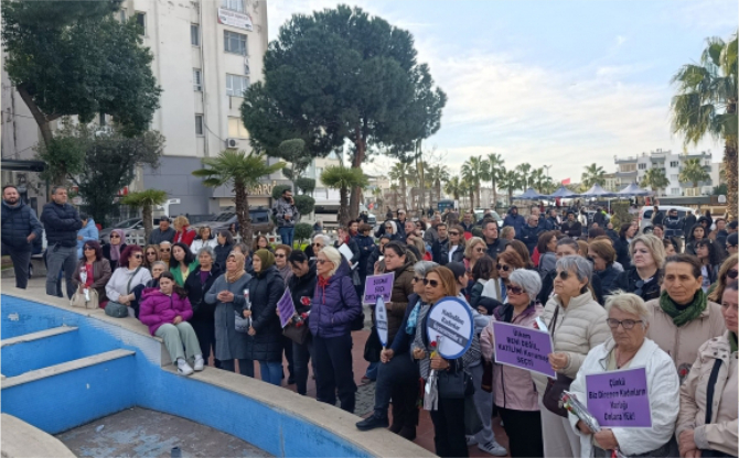 Aliağa'da 8 Mart Yürüyüşü Düzenlendi