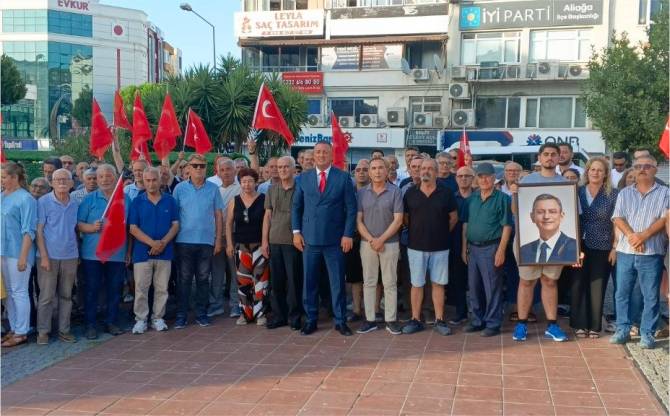Chp Aliağa'da Toplu İstifa: Yönetim Ve Üyeler Yeni Parti'ye Geçti