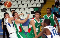 Pınar Karşıyaka 71 Bornova 67