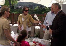 Yıldırımdan Annelere Çiçek