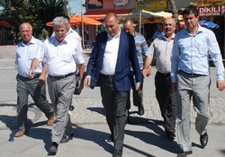 Gürsel Tekin, Dikiliden Yüklendi 