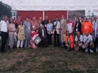 her kardeş kent için bir zeytin ağacı