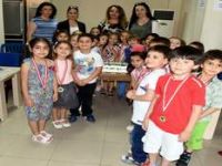 Satranç öğrencilerine başarı belgesi 