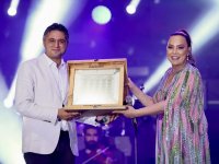 Aliağa’da Ebru Gündeş Rüzgarı